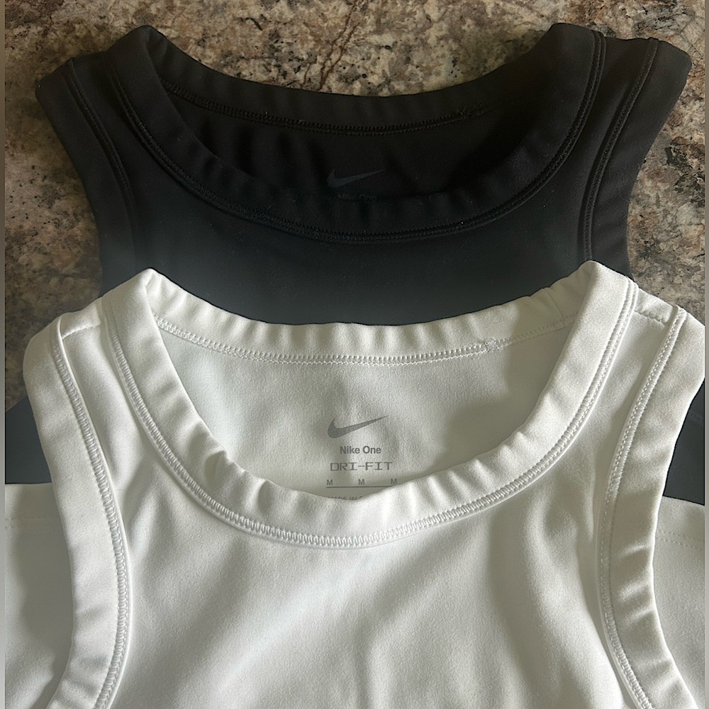 B&W Nike Women's One Fitted Dri-FIT Cropped Tank Tops